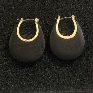 Pink linen wooden earring set in gold like overlay with white rhinestone.